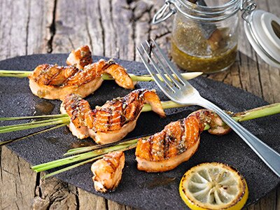 Devil's 3 - Grill Lachs aufgespießt