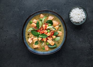 Grünes Curry mit norwegischem Lachs
